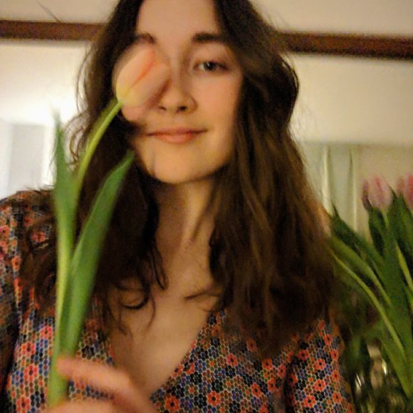 Meet your Posher, Lara - Picture 1 of 1